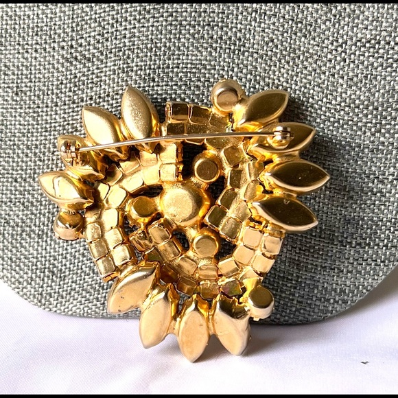 Pinks Red Ruby Aurora Borealis Rhinestone Brooch - Picture 5 of 9